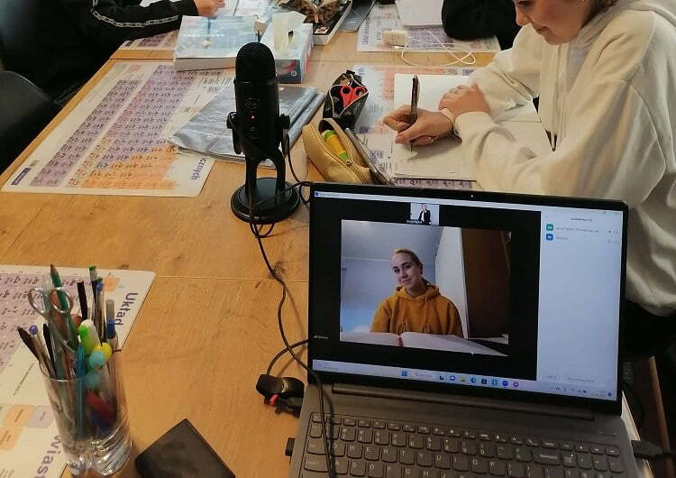 kursy z chemii grupa kursantow.